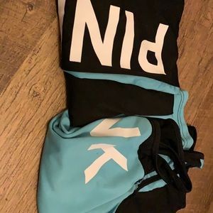 Pink workout set. It does not fit me